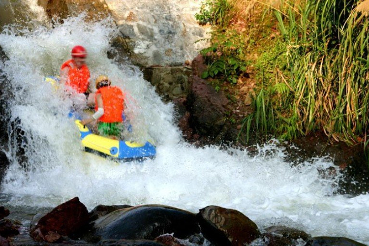 黄花溪漂流旅游