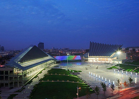 大连开发区文化广场