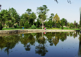 世纪皇朝假日酒店