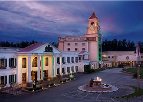 月亮河温泉度假酒店