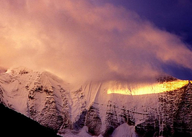 念青贡嘎日松贡布