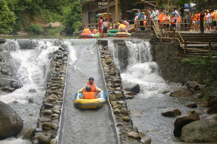 燕峰峡漂流旅游