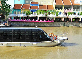 河流探险者气泡玻璃船