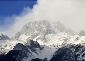 丽江旅游专线车