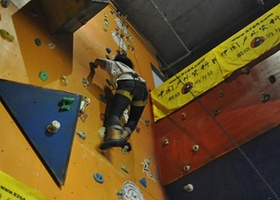 廊坊汉威室内攀岩馆