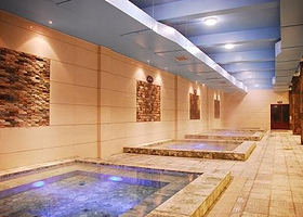 三仙山温泉游泳馆