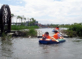 张掖湿地漂流