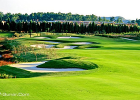 天湖岛高尔夫俱乐部