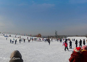 湖西生态园滑雪场