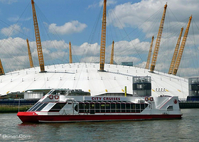 泰晤士河随上随下游船