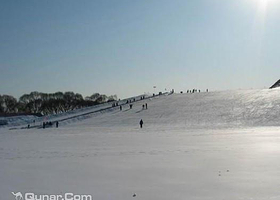 集发滑雪场