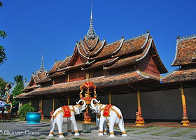 西双版纳旅游专线车