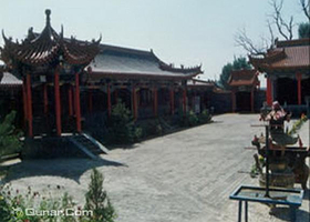 龙真民俗风情园