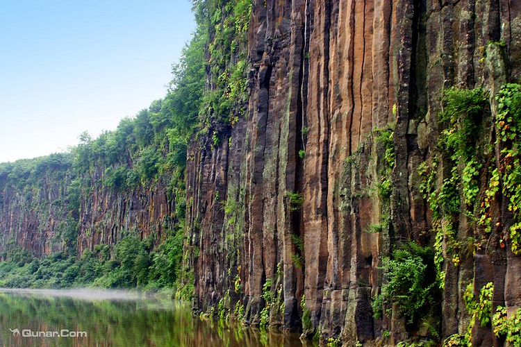 玄武岩柱林旅游