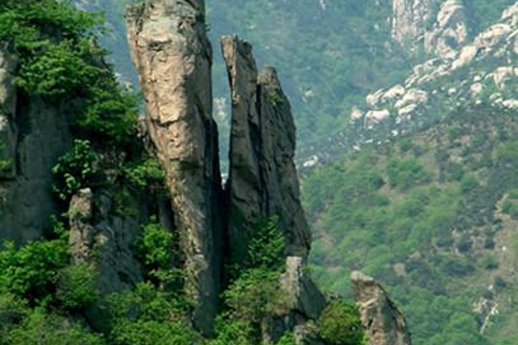弥勒顶旅游