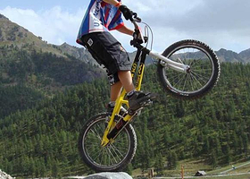 挑战者户外运动俱乐部