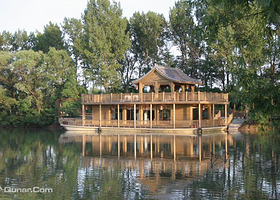 胜利油田森林木屋