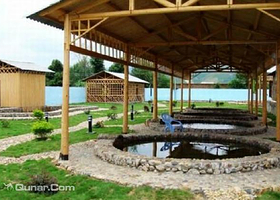 新泉小鱼温泉度假村