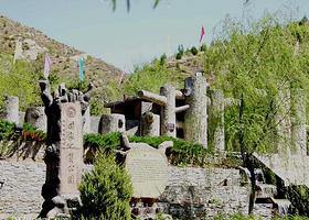 硅化木恐龙国家地质公园