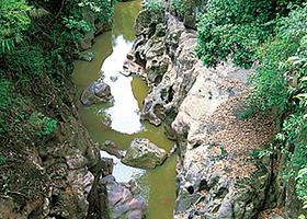 佛迹仙踪芒玉峡谷