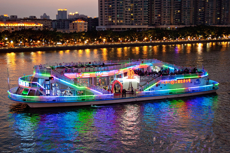 蓝海豚珠江夜游旅游