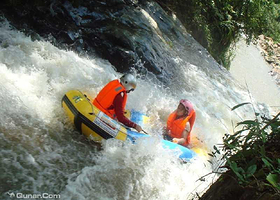 西源峡谷奇幻漂流