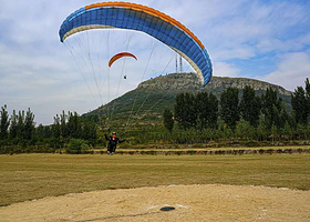 云深处滑翔伞飞行营地