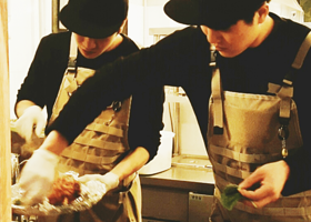 韩国首尔当地美食龙山区【Gopsang Gopchang 热情岛烤肠店】