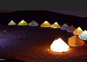 漠西里沙漠露营地