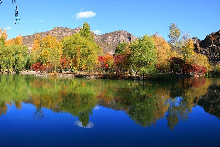 滴水壶乌龙峡谷旅游