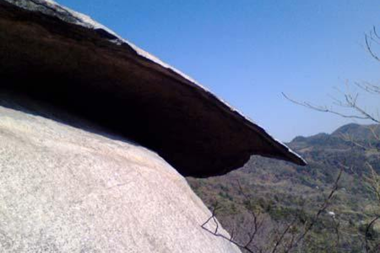 鸡子石峰旅游