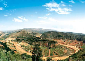 大堡子山遗址及墓群