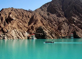 乌鲁瓦提水利枢纽工程