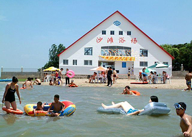 沙滩浴场景区