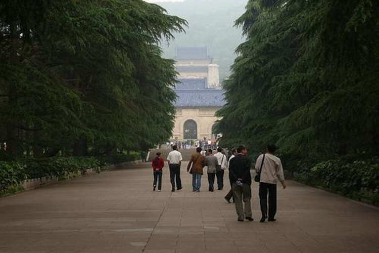 雄峙楚天牌坊旅游