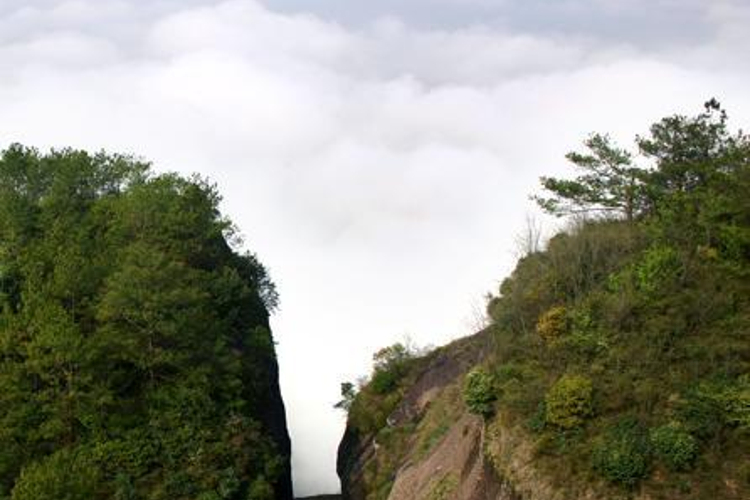 朝斗岩旅游