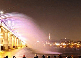 盘浦大桥月光彩虹喷泉