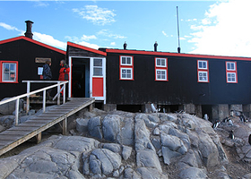 洛克罗伊港的南极博物馆