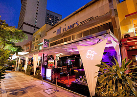 章卡武吉免登酒吧街