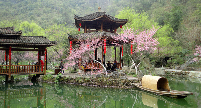 《庐山精华三日游》前往庐山桃花源冰川大峡谷,体验清凉 惊险,刺激的