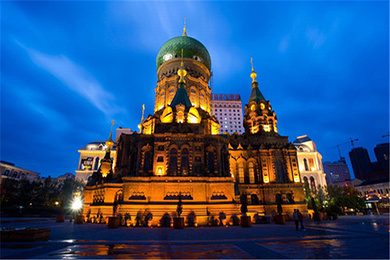 哈尔滨经典品质一日游精选哈尔滨风情景点:冰灯 俄罗斯风情小镇 松花