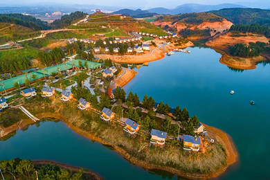 英德徐家庄旅游度假村 2大1小自助早餐 晚间家庭套餐 七彩滑道门票