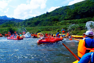 丹东九水峡漂流一日游_宽甸刺激漂流_天天发团周末不加价